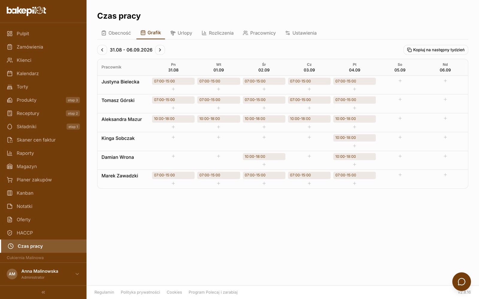 Moduł Czas pracy: tygodniowy grafik zmian pracowników z godzinami od poniedziałku do niedzieli i przyciskiem kopiowania na następny tydzień
